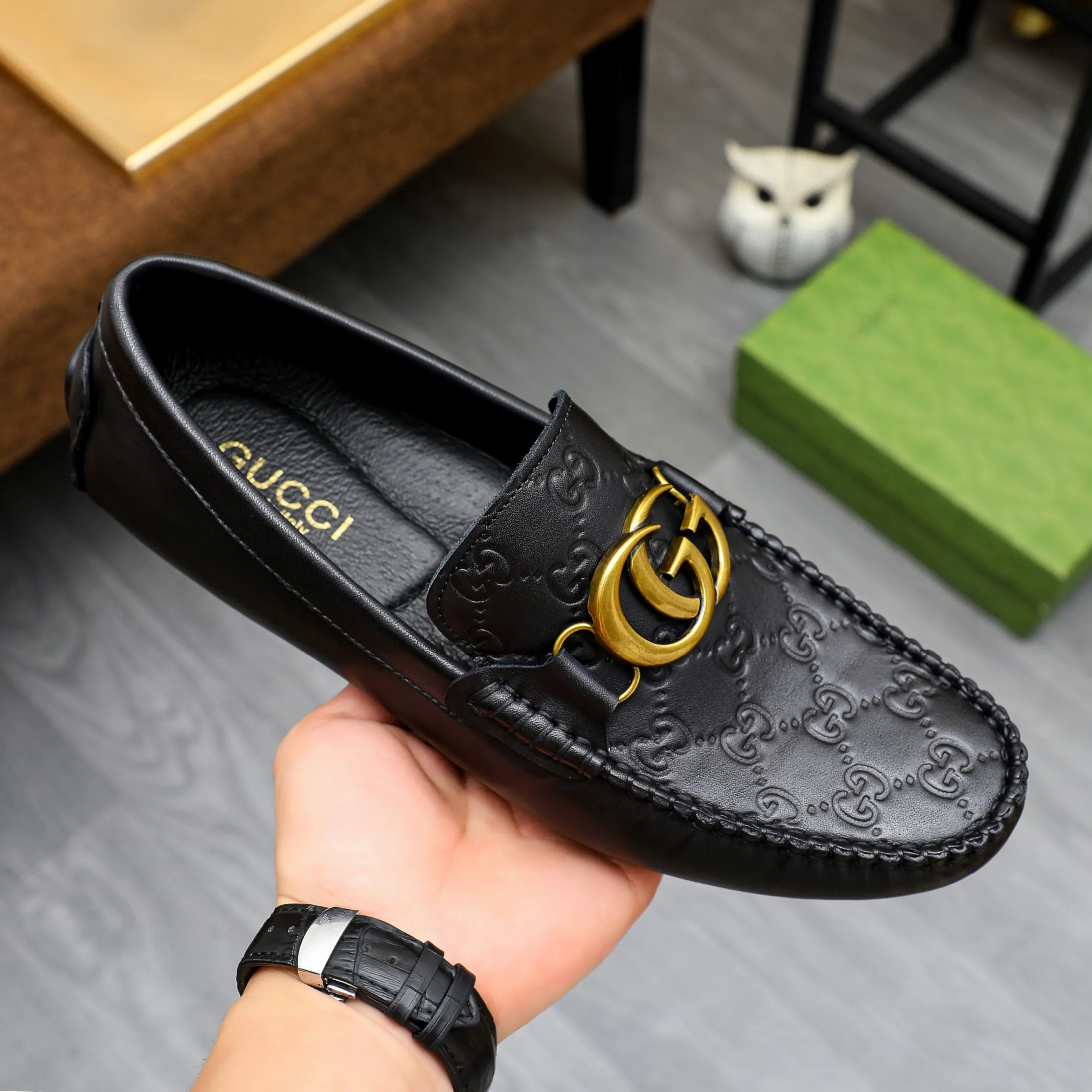 Factory price 380🕷🕷[GUCCI] Gucci's new men's fashion casual slip-on shoes🇨🇳Official website original 1:1 mold opening💯The first layer is made of Italian cowhide🎋🐷Leather lining, original quality, fine workmanship☘Rubber wear-resistant and non-slip outsole, comfortable to wear🌴High-end atmosphere, versatile style, worth owning🍉 Black optional! Code number 38-44 (45.46.47. Can be customized)